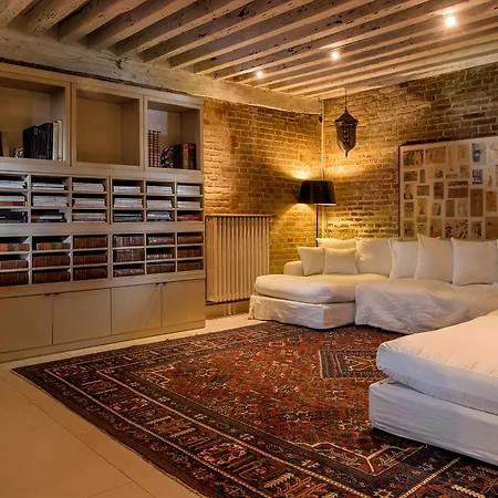 Secret Garden Suites *