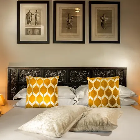 Secret Garden Suites